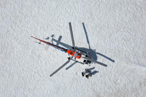 Reikiavik: vuelo panorámico en helicóptero y aterrizaje en la montaña