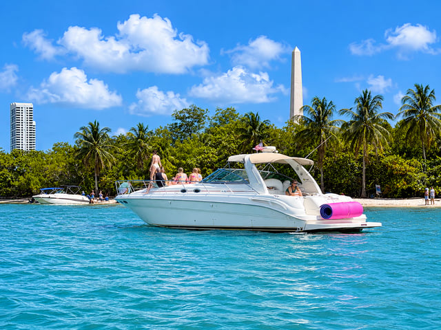 Miami: Private Yacht Celebration Cruise with Captain