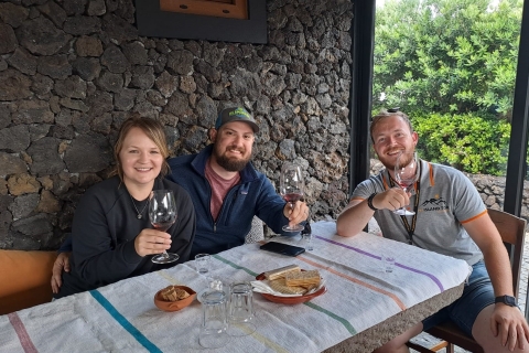 Île de Terceira: visite de vin et de moonshine de 8 heuresTour partagé