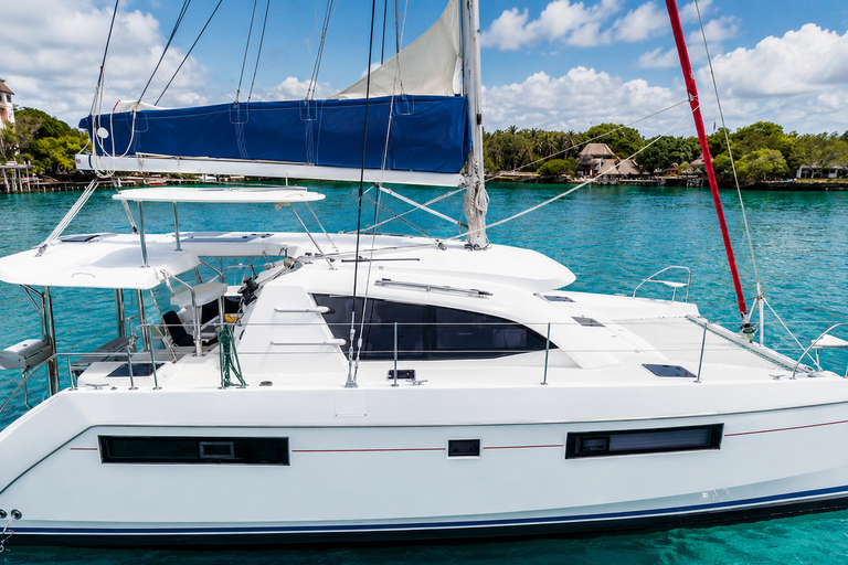 Cartagena: Private Luxury Catamaran Charter by Duration Barú Island Premium Escape • 6H