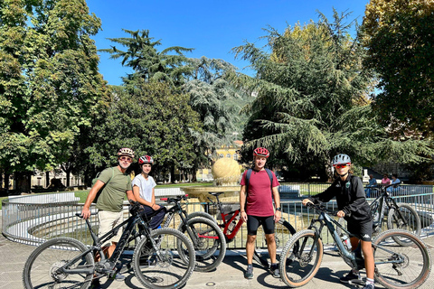 Excursion en E-Bike dans les carrières de marbre de Carrare avec dégustation de saindoux