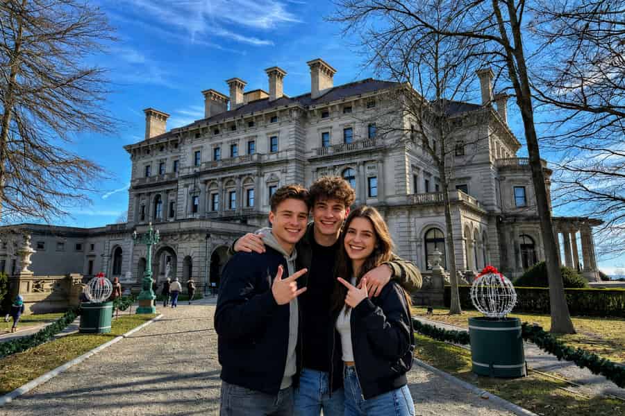 Ab Boston: The Breakers, Marble House & im Stadtzentrum von Newport – Kleingruppen-Tour. Foto: GetYourGuide