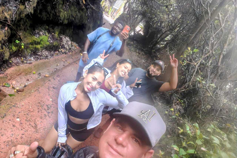 San José: La Paz Waterfalls & Cloud Forest Guided Tour La Paz Waterfall Gardens Tour & Transfer. WITHOUT LUNCH