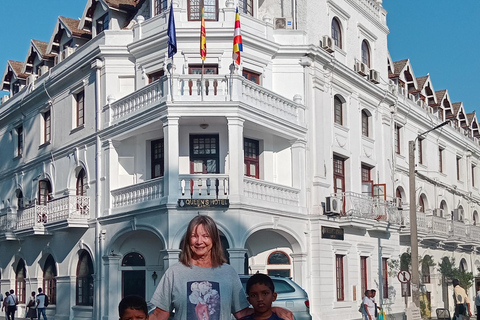 Kandy: Tuk Tuk City Tour with Local Driver