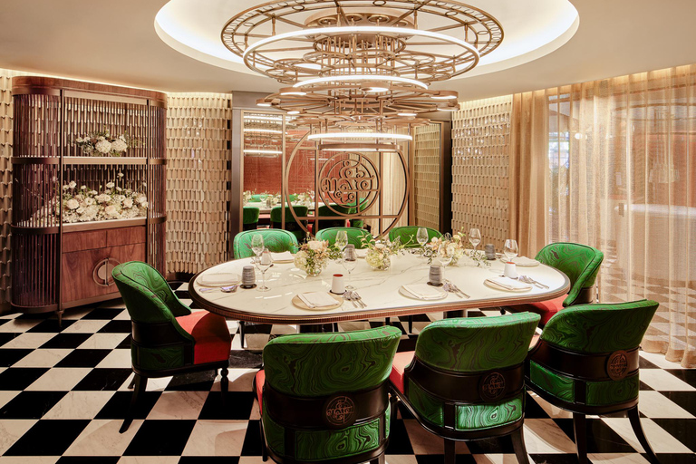Bangkok: Jim Thompson, Un ristorante tailandese Pacchetti F&amp;BJim's Sharing Set per 2 persone, incluso 1 drink a persona