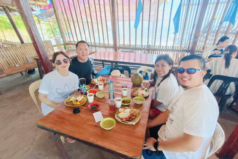 Boracay: Private Island Hopping Tour with Lunch & Kawa Bath