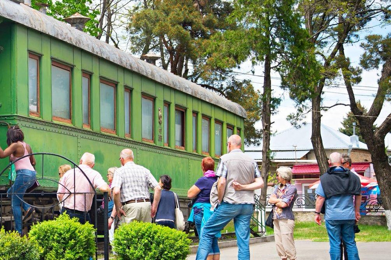 2-Day Tour: Magical Retro Car Tbilisi & Mtskheta Uplistsikhe