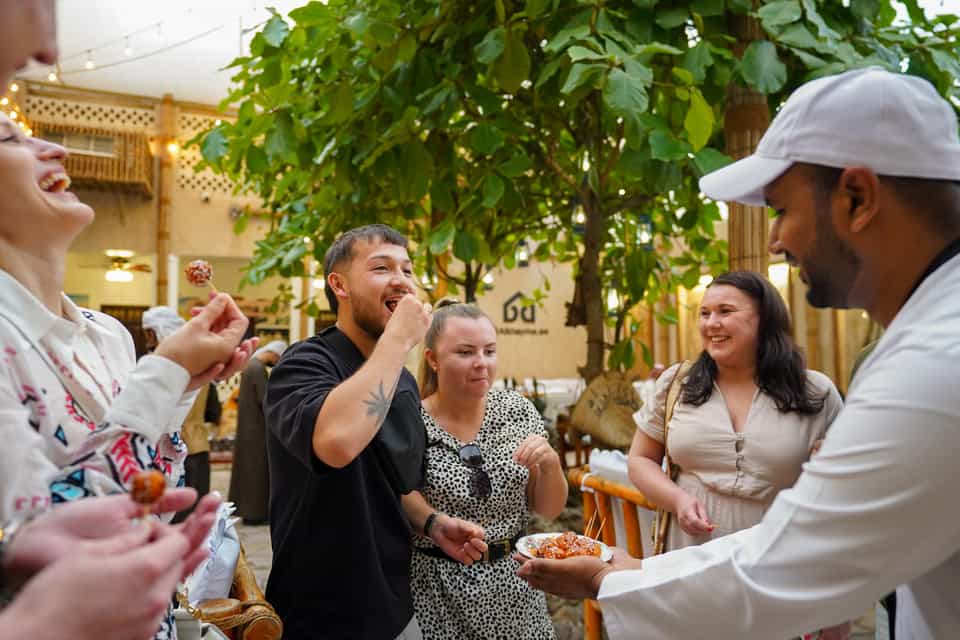 Führung: Altstadt, Creek, Souks & Street Food