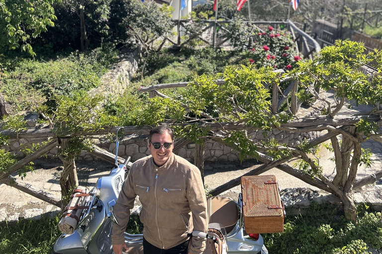 Sorrento Coast: Discover Hidden Gems by Vespa with a Buddy