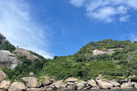 Rio de Janeiro: Carnival Block & Boat Tour with Pickup