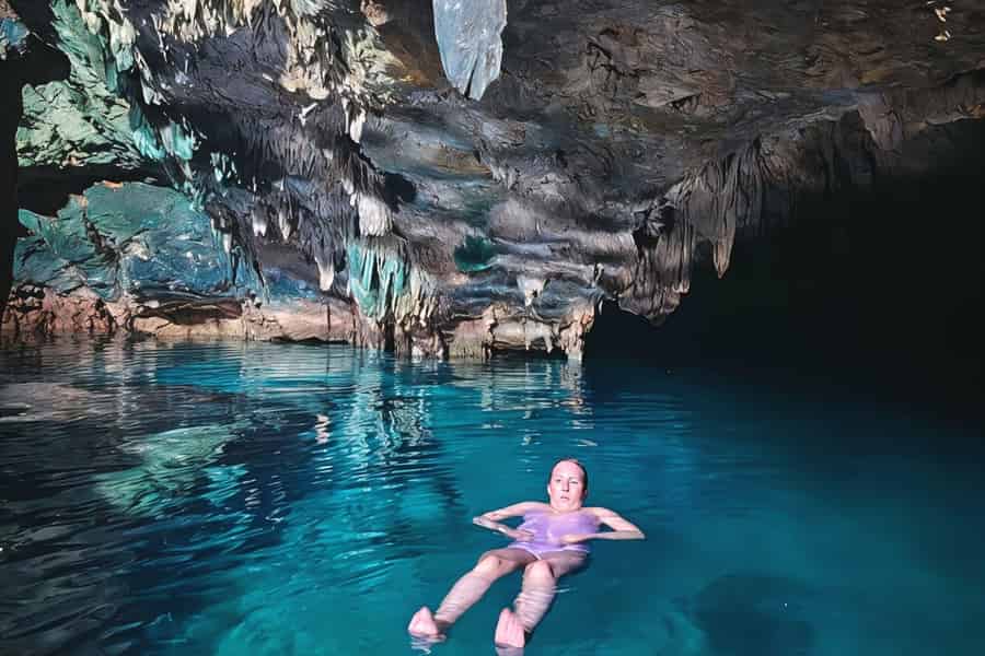 Labuan Bajo: Private Halbtagestour zur Rangko-Höhle und Sandinsel. Foto: GetYourGuide