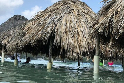 Cartagena: passeio por 4 ilhas com mergulho com snorkel e almoçoCartagena: passeio por 4 ilhas com mergulho e almoço