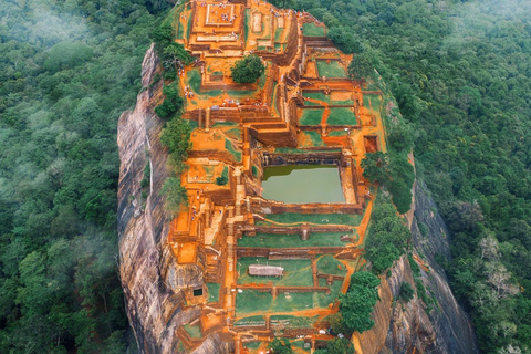 From Colombo: 2-Day Sigiriya and Kandy Private Heritage Tour
