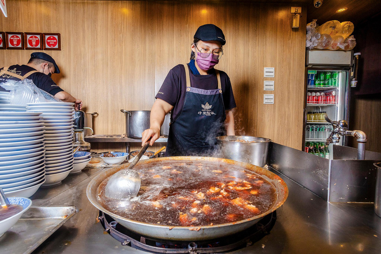 Taipei Tastes Food Tour with 12+ Tastings