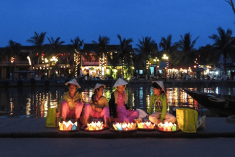 Ciudad de Hoi An y comida callejera -Paseo en barco - Suelta el farolillo de floresHoi An City Tour - Paseo en barco - Comida callejera con farolillos de flores