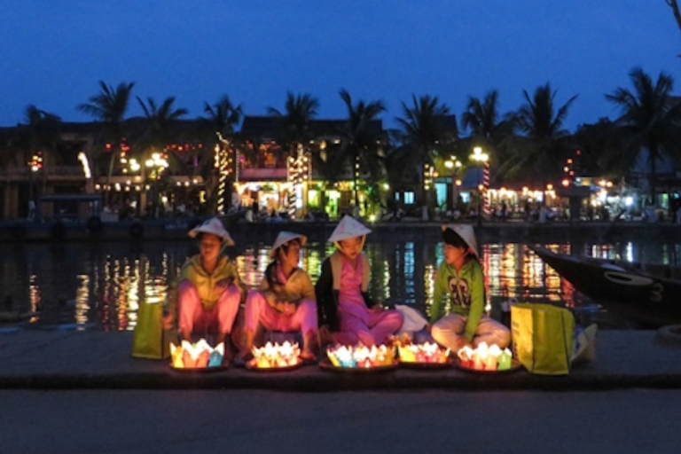 Hoi An City & Street Foods - Rejs łodzią - Upuść latarnię z kwiatamiHoi An City Tour - przejażdżka łodzią - jedzenie z latarni ulicznych