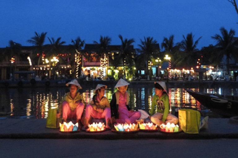 Hoi An City & Street Foods - Rejs łodzią - Upuść latarnię z kwiatamiHoi An City Tour - przejażdżka łodzią - jedzenie z latarni ulicznych