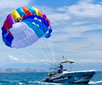 Fuengirola: Best Luxury Parasailing in Fuengirola