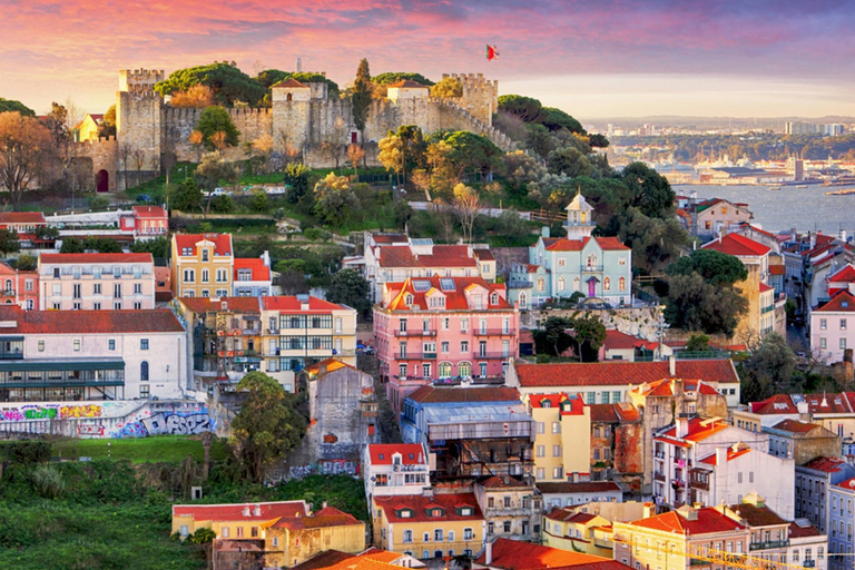 Lisbon:Private Sightseeing TukTuk Tour: Alfama, Belém & More 1.5-H Classic Tour Old Town