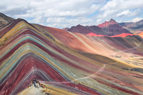 Cusco : Montagne de l&#039;arc-en-ciel avec repas et vallée rouge (en option)