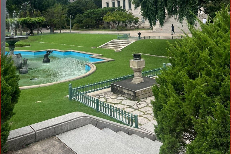 Séoul : visite à pied du patrimoine du palais DeoksugungVisite privée avec guide historique anglophone