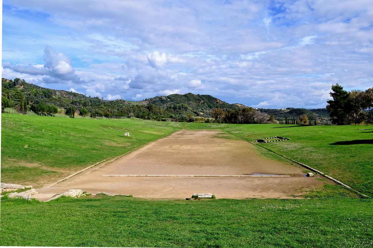 Olympia: Shared Mini Bus Tour from Katakolon