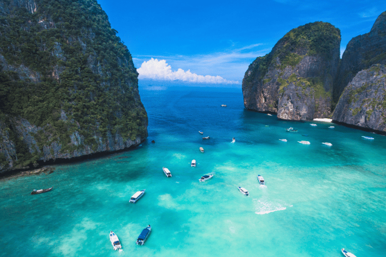 Phuket: Phi Phi Islands båttur med snorkling och lunch