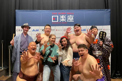 Osaka: Sumo Stage Show with Bento & Fight + Photo Shooting