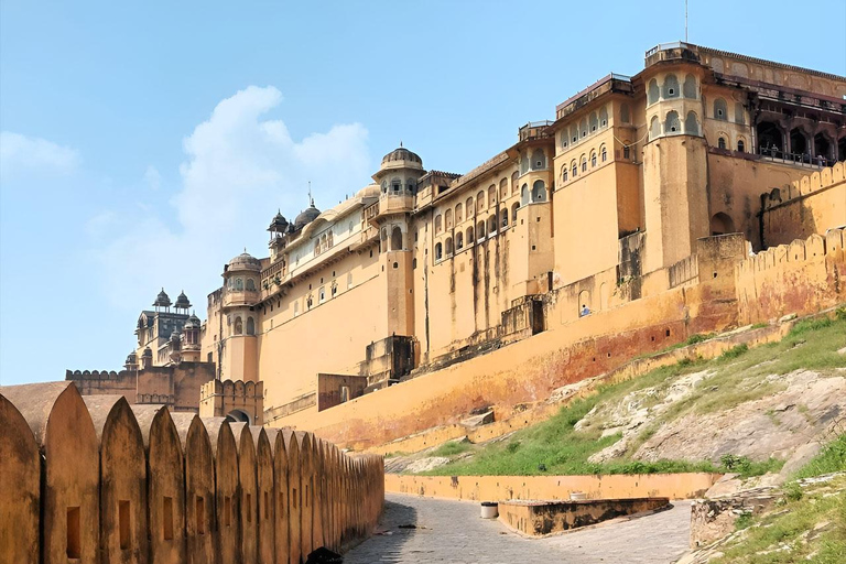Jaipur: Amber Fort Heritage Walking Tour with Guide Guided Tour with Entrance Fee, Pickup, and Drop-Off Included