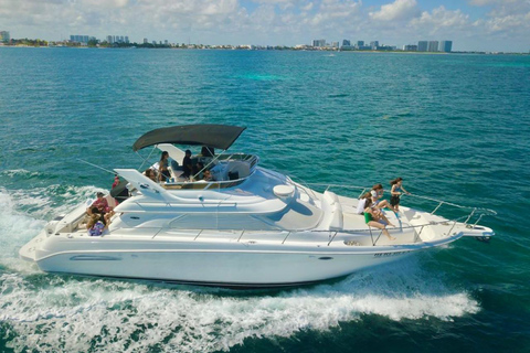 Un yacht privé exclusif à Cancun pour naviguer dans les CaraïbesExcursion exclusive de 4 heures en yacht privé à Cancun