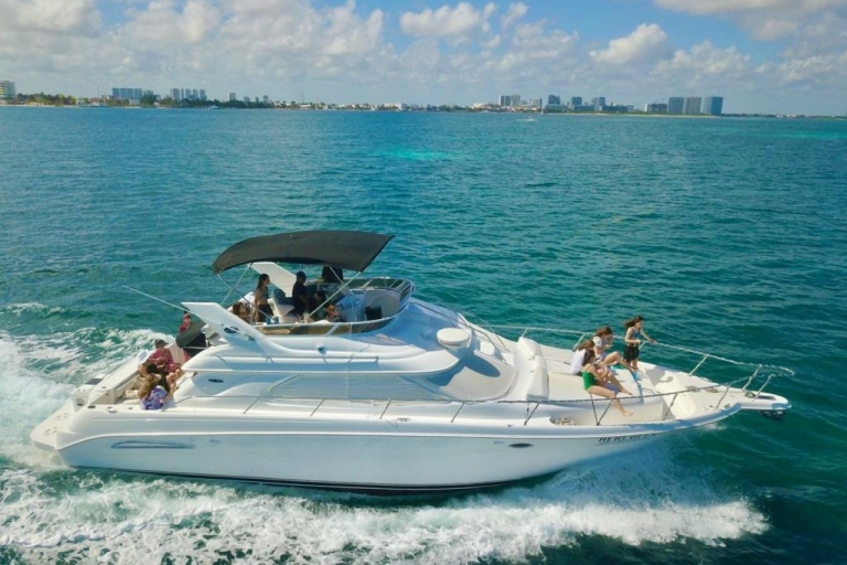 Ekskluzywny prywatny jacht Cancun żegluje po KaraibachEkskluzywny rejs jachtem po Cancun przez 6 godzin