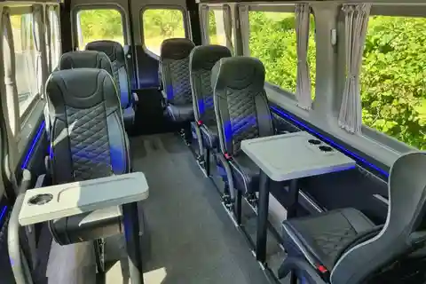 PREMIUM Lentokenttäkuljetus Wien | Airport Transfer Vienna VIE