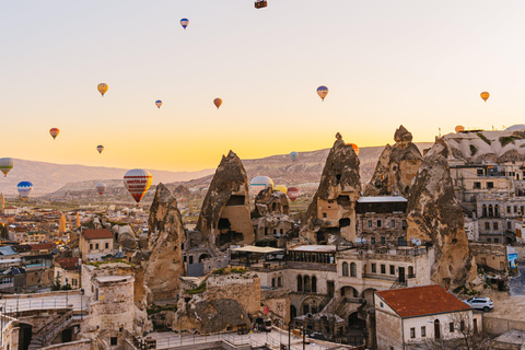 Rouge (Nord) Tour de la Cappadoce avec déjeuner et billetsVisite guidée en groupe avec guide, déjeuner et billets d&#039;entrée