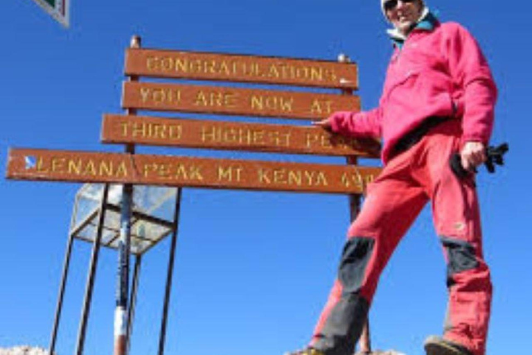 Nairobi: Mount Kenya Day Hike with Lunch