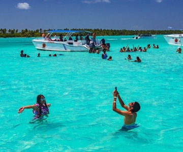 Punta Cana: Saona Island Full-Day Cruise with Lunch & Pickup