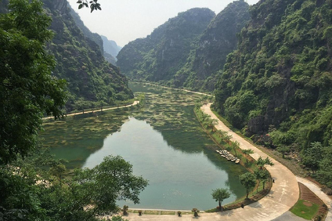 Ha Noi: Ninh Binh Wycieczka 1-dniowa/ Hoa Lu &amp; Tam Coc/ Pełna obsługaFriendly Travel: Hoa Lu i Tam Coc - 1-dniowa wycieczka z lunchem,