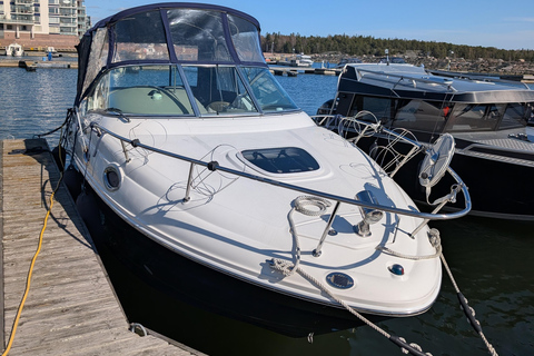 Helsinki: Private Boat Tour with Local Captain