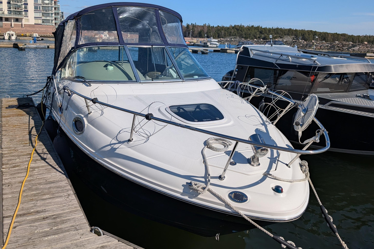 Helsinki: Private Boat Tour with Local Captain