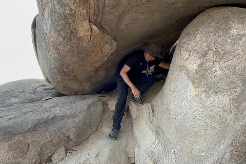 Jeddah: Caminhada na Montanha da Lua e Yoga ao Pôr do Sol