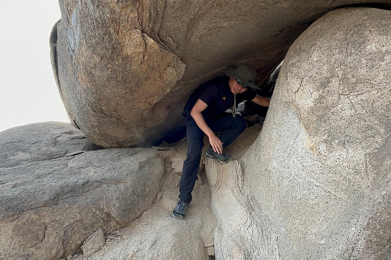 Jeddah: Caminhada na Montanha da Lua e Yoga ao Pôr do Sol