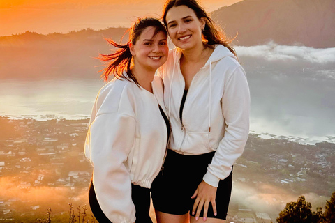 Esperienza in jeep o trekking all'alba sul Monte Batur + colazioneMonte Batur: escursione all'alba con colazione (punto d'incontro)