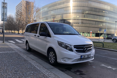 Flughafen Prag: Privater Transfer ins Stadtzentrum mit dem MinivanTransfer ins Stadtzentrum mit einem Minivan