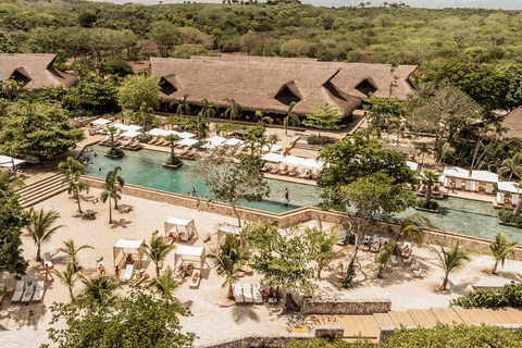 Cartagena:Makani Beach Club w/ Boat Transfer, Drink & Sunbed Makani Beach Club Day Pass – Boat Transfer Included + drink
