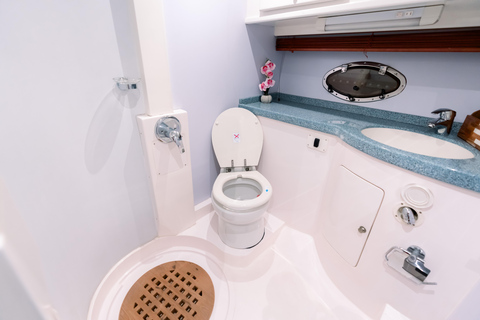 迪拜：私人游艇巡航（可选配美食套餐）3小时游船之旅