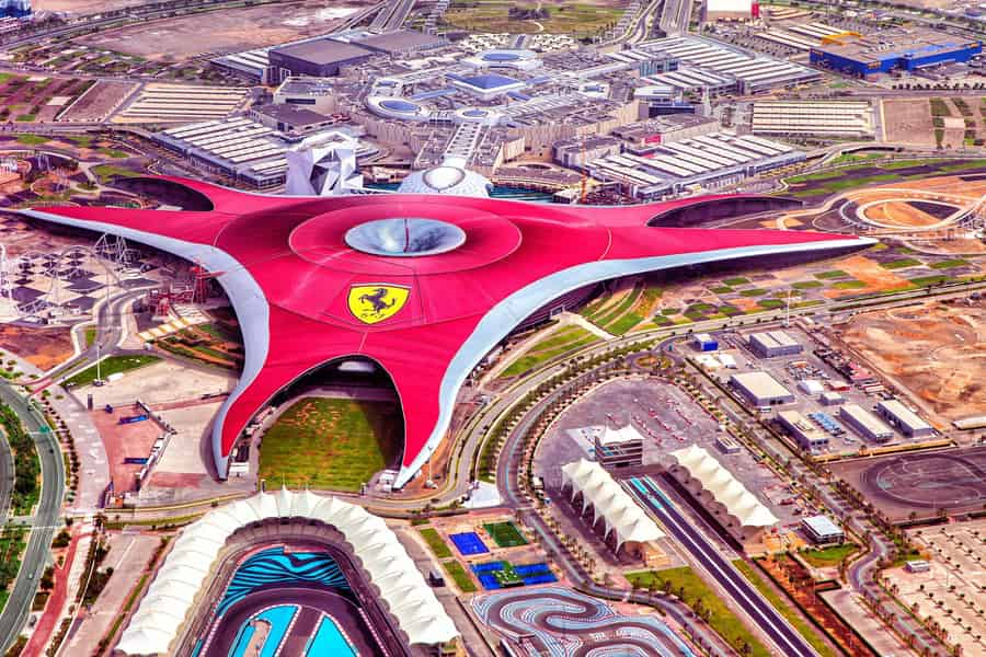 Dubai: Abu Dhabi, Scheich-Zayid-Moschee & Ferrari World Eintritt. Foto: GetYourGuide Dubai: Abu Dhabi, Scheich-Zayid-Moschee & Ferrari World Eintritt. Foto: GetYourGuide