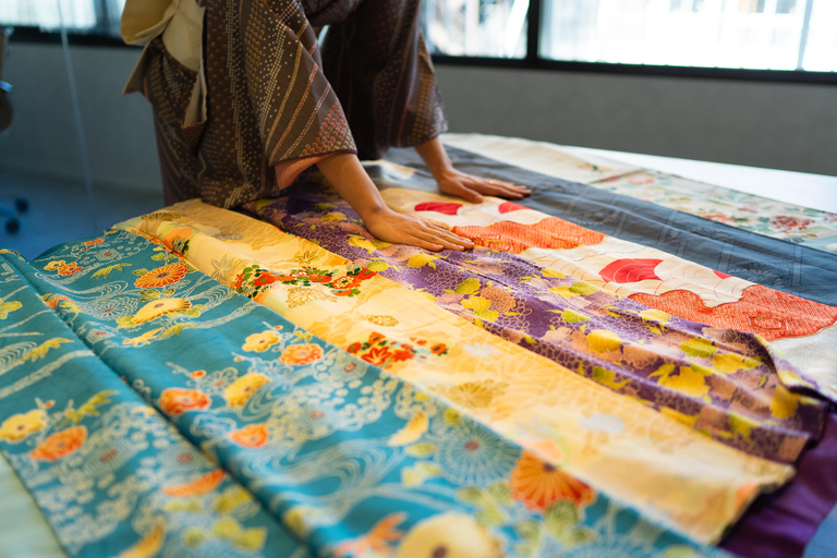 Tokyo: Kimono Art Workshop with an Instructor
