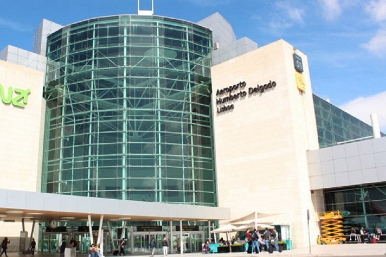 Lisbon: Airport Private Transfer to/from Lisbon city hotels Private arrival transfer to Lisbon city in Executive vehicle