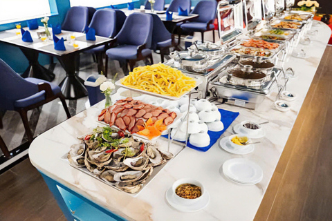 Hanói: Cruzeiro de 5 estrelas na Baía de Halong com almoço, jacuzzi e festa