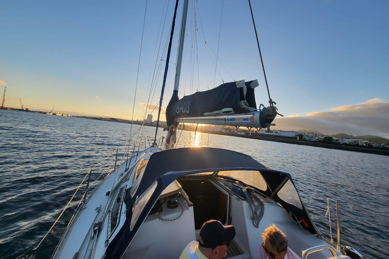 Tour privato in barca a vela al tramonto PDL