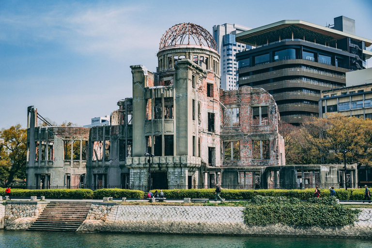 Hiroshima: Fredsminnesmärke, Itsukushima och Miyajima TourStandardresa